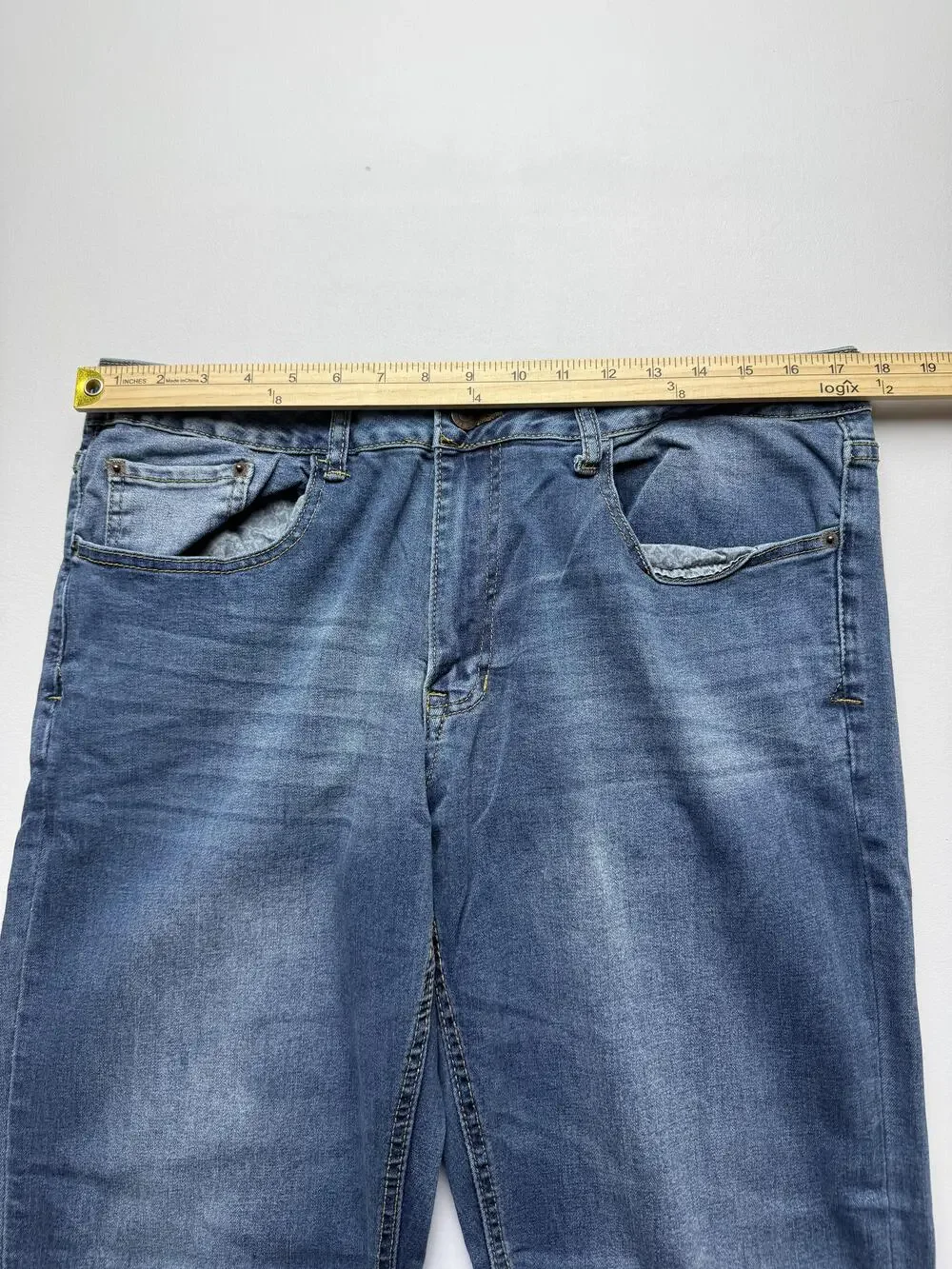 Izod Jeans Mens 36x32 Blue Med Wash Denim Regular Straight Stretch Casual